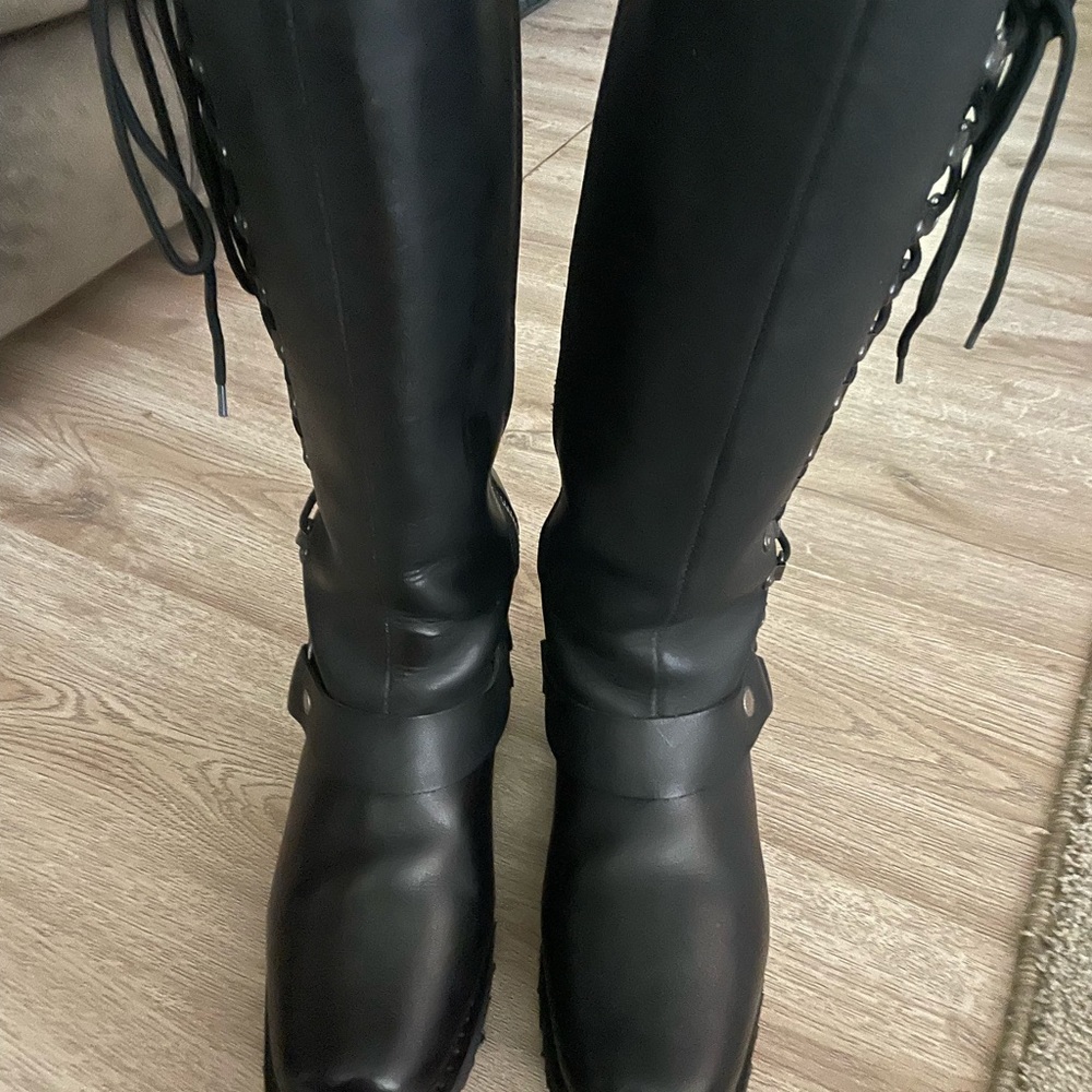 Milwaukee women’s black motorcycle boots. Great condition size 9
